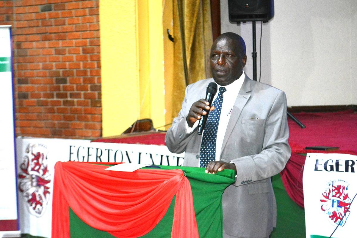 alumni_chair_during_the _alumni_dinner_preparation-min